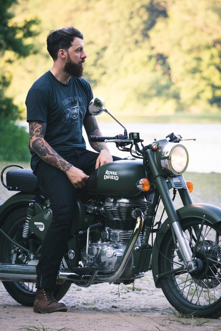 Baard groeien baard en tattoos