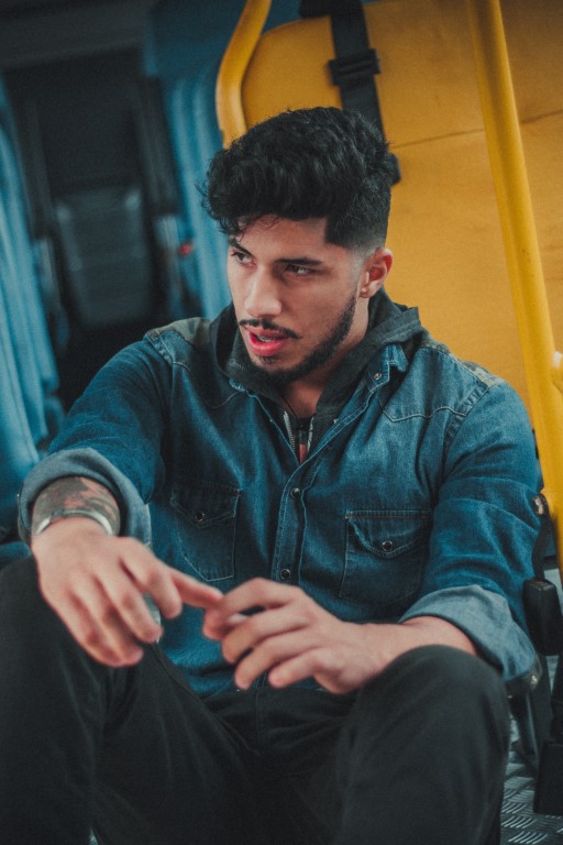 Korte baardstijl met pompadour