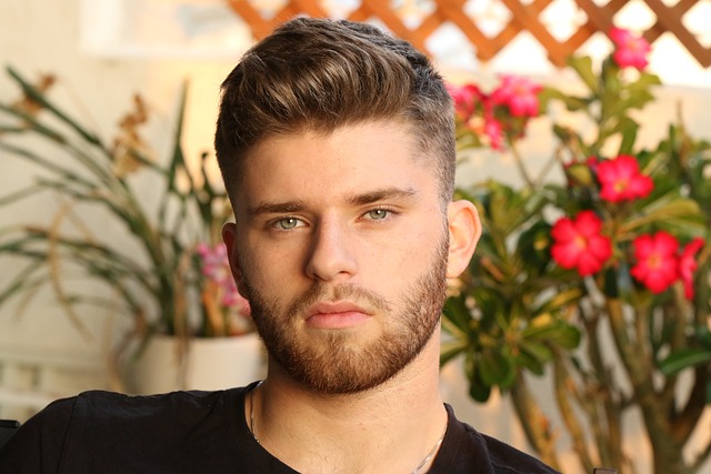 Pompadour dik haar