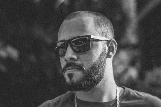 Buzz-cut mannen kapsel